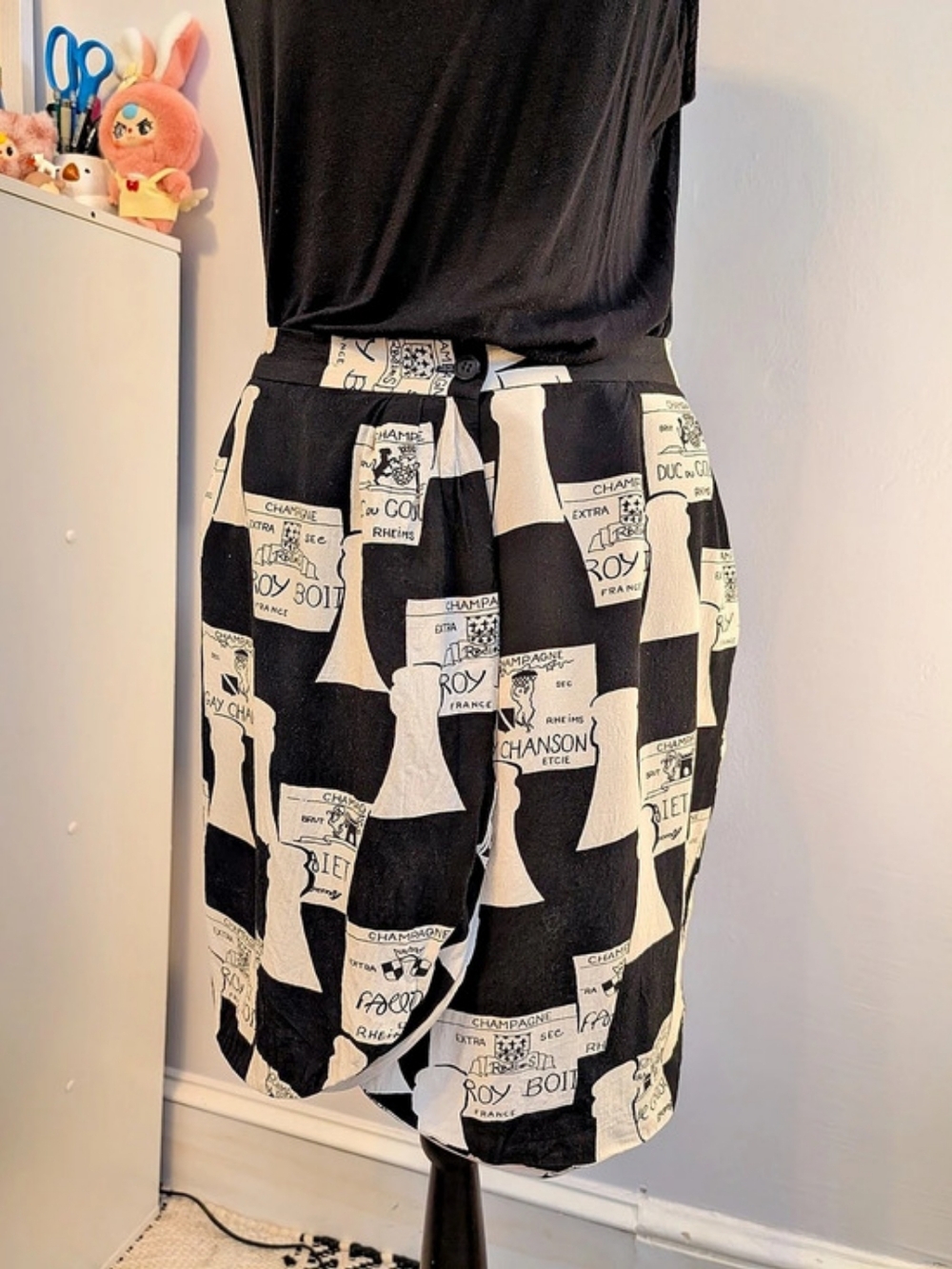 Jones New York Women's Abstract High Waist Shorts Size 6 Like New